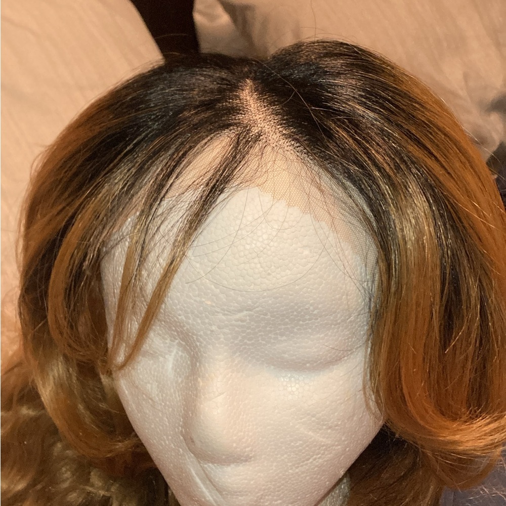 Shoulder length wig - Picture 2 of 5
